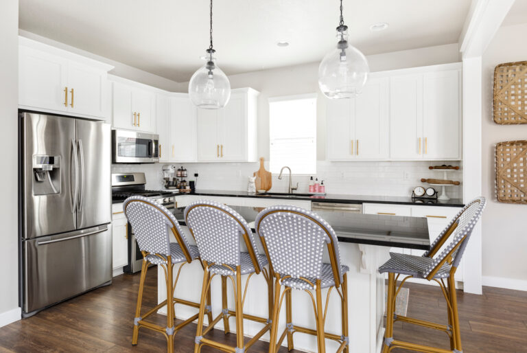 Deep Cleaning vs. Standard Cleaning: Your Utah Home